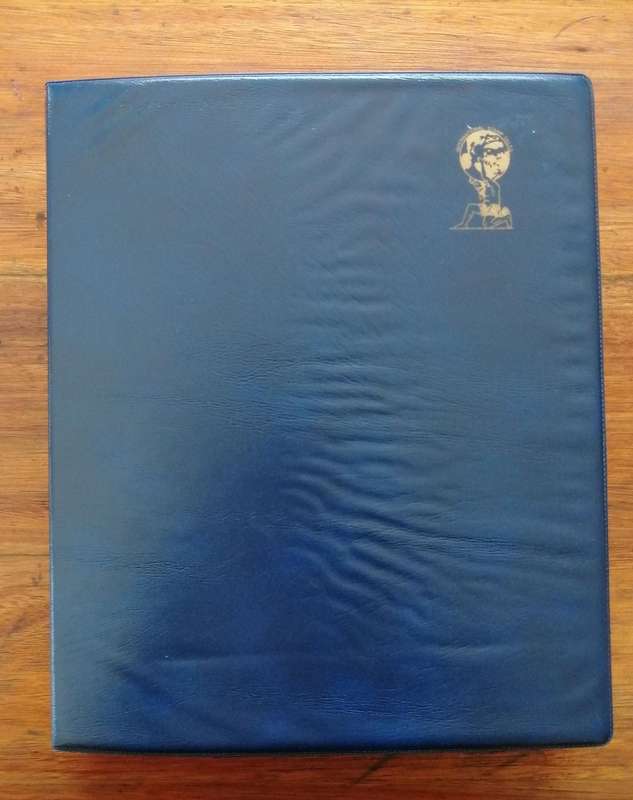 G.B. 1980s 107 x fresh covers in binder album - Fresh condition