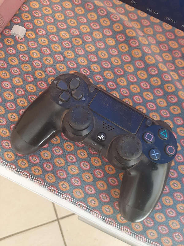 Ps4 console 1TB