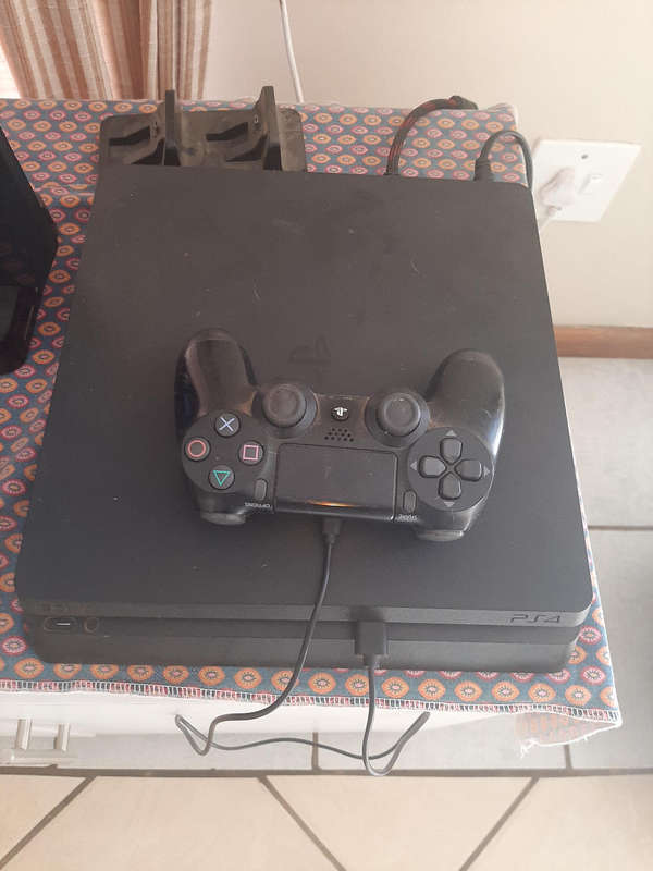 Ps4 console 1TB