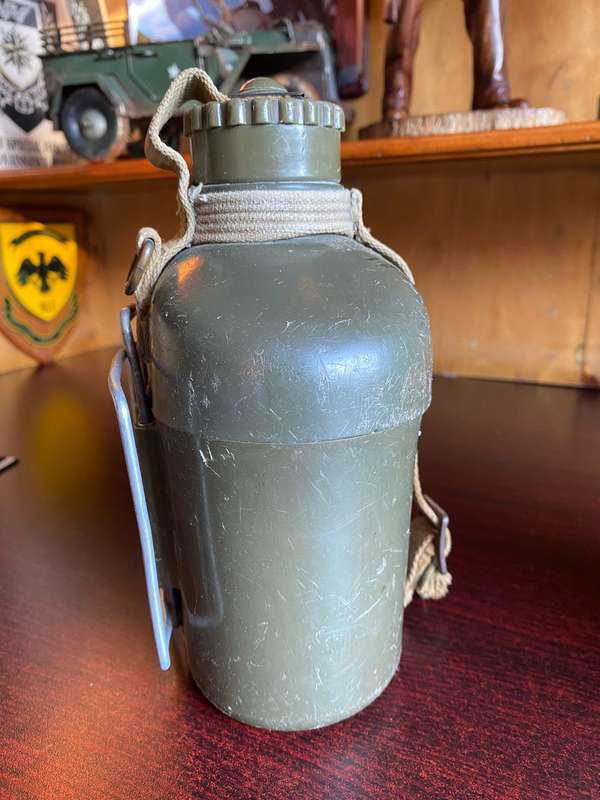 RHODESIAN WATER BOTTLE IN GOOD CONDITION