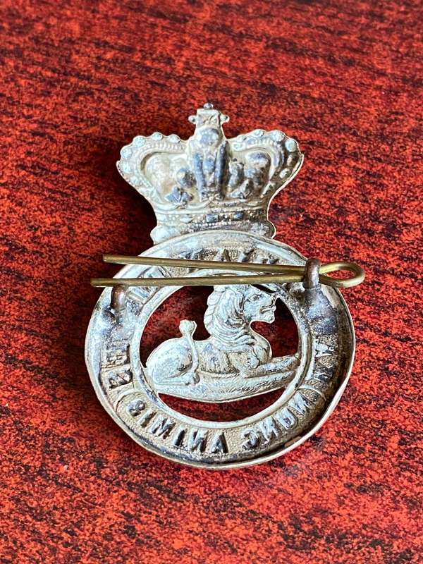 BOER WAR KAFFRARIAN RIFLES WHITE METAL CAP BADGE-WORN PRE 1902-MEASURES 63X39 MM- 2 LUGS