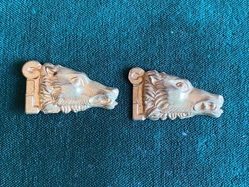 WW2 ITALIAN FASCIST-GILT PAIR OF WOLF COLLAR INSIGNIA