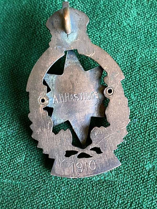THE ROYAL DRAWINGS SOCIETY BADGE-INCORPORATED 1902-NAMED ON THE BACK