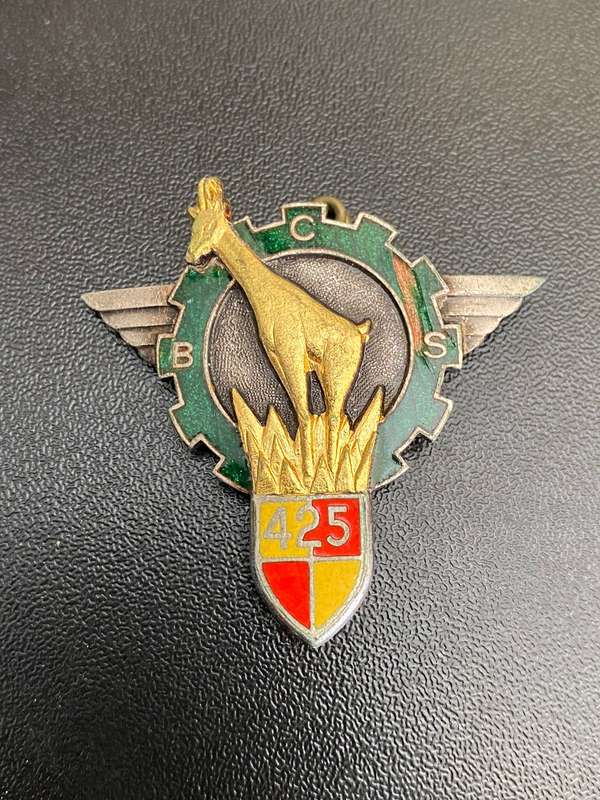 FRENCH DRAGO MADE 425 TH CMD + SUPPORT BATTALION CAP BADGE- 1980'S