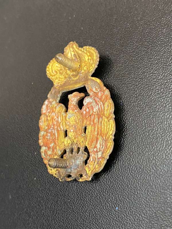 WW2 ITALIAN AIR FORCE CAP BADGE- 2X SCREW LUGS