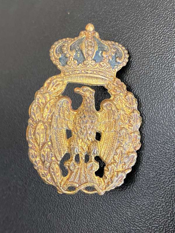 WW2 ITALIAN AIR FORCE CAP BADGE- 2X SCREW LUGS