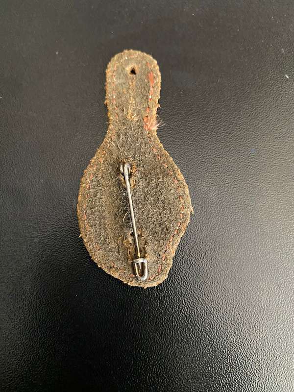 FRENCH PARA 1 REGT. DE HUSSARS-FOB BADGE