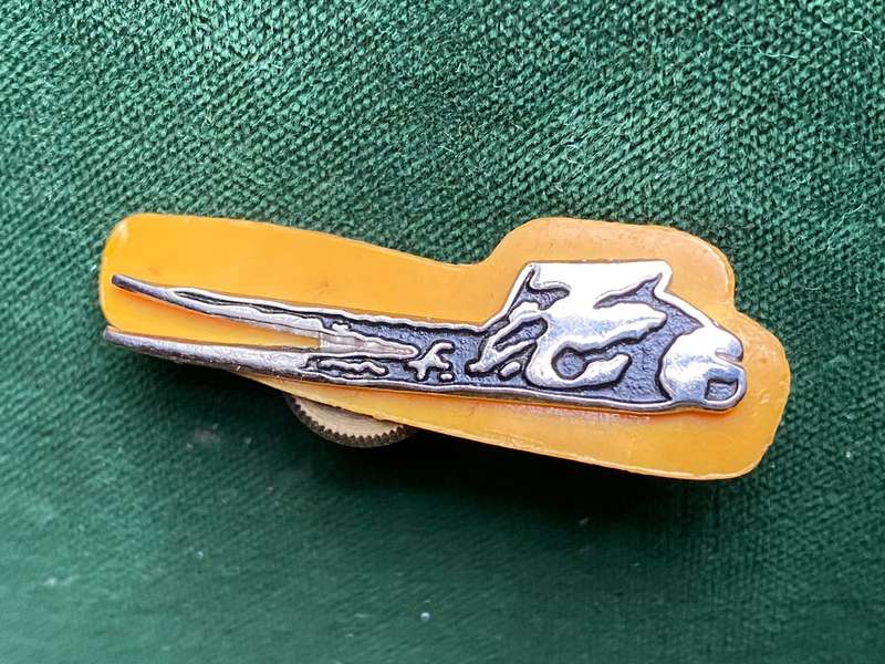 8 SA INFANTRY BATT. CHROME AND ENAMEL CAP BADGE-WORN FROM 1986-1988- 2X SCREW LUGS