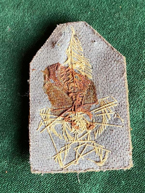 ITALIAN COLONIAL RIFLES WW2 CAP BADGE-BULLION WIRE EMBROIDERED
