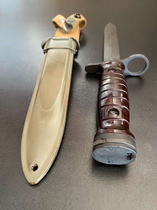 ITALIAN BM59 AR70 BAYONET AND SCABBARD FOR THE ITALIAN 762 BATO 59 RIFLE-BAYONET AND SCABBARD IS IN