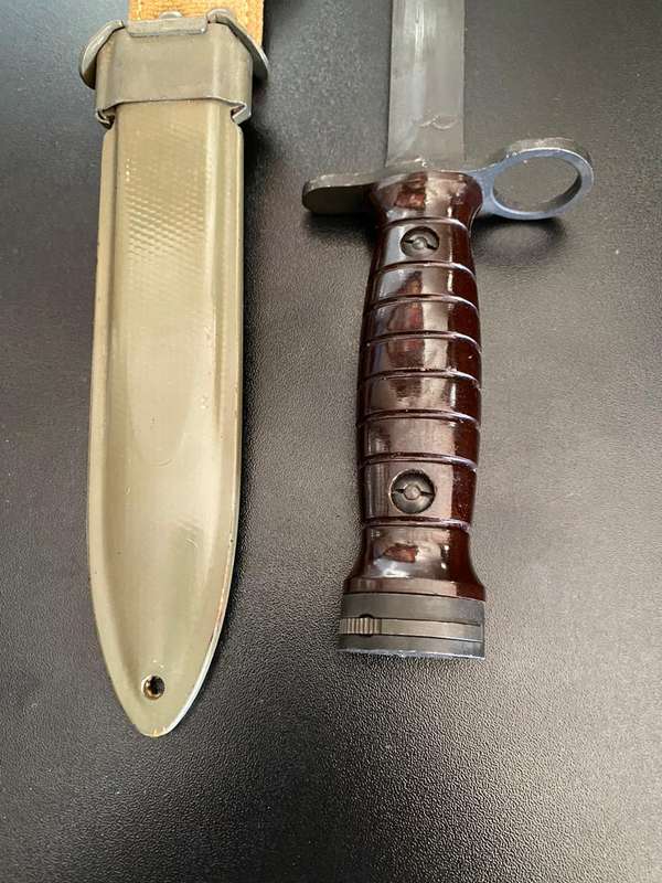 ITALIAN BM59 AR70 BAYONET AND SCABBARD FOR THE ITALIAN 762 BATO 59 RIFLE-BAYONET AND SCABBARD IS IN