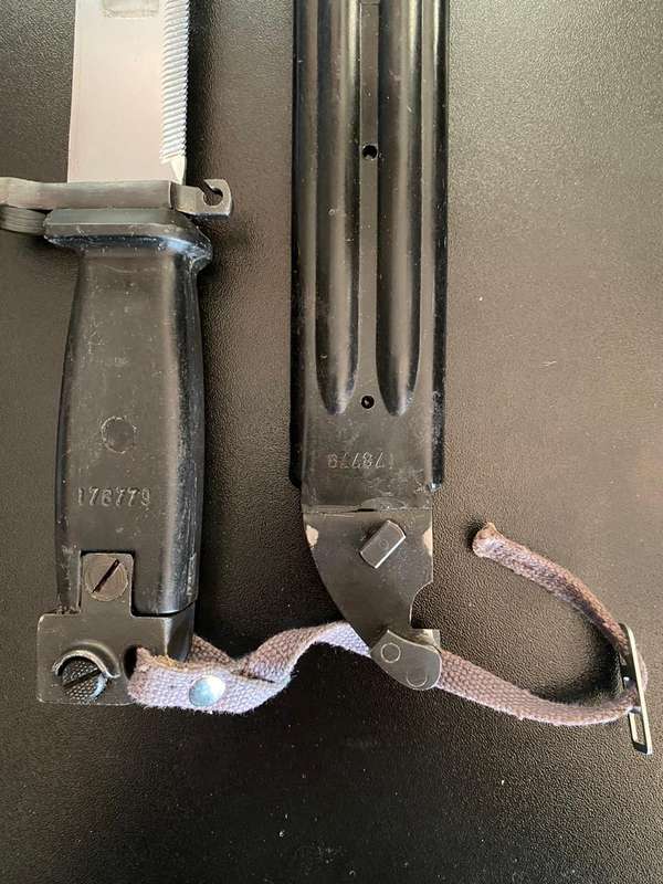 EAST GERMAN AKM,2ND PATTERN BAYONET-BAYONET AND SCABBARD WITH MATCHING NO'S-BOTH IN VERY GOOD CONDIT
