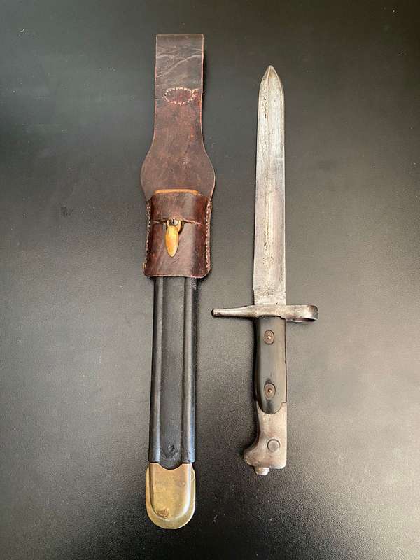 ITALIAN M1870 BAYONET WITH SCABBARD AND LEATHER FROG