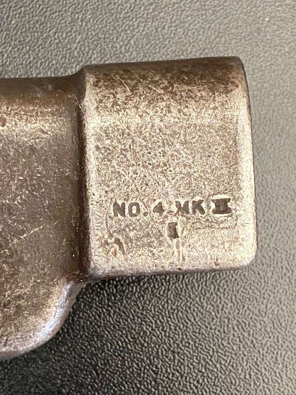 NO 4 MK2 SPIKE BAYONET WITH METAL SCABBARD