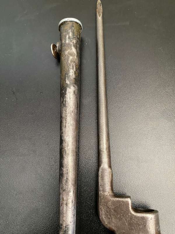 NO 4 MK2 SPIKE BAYONET WITH METAL SCABBARD