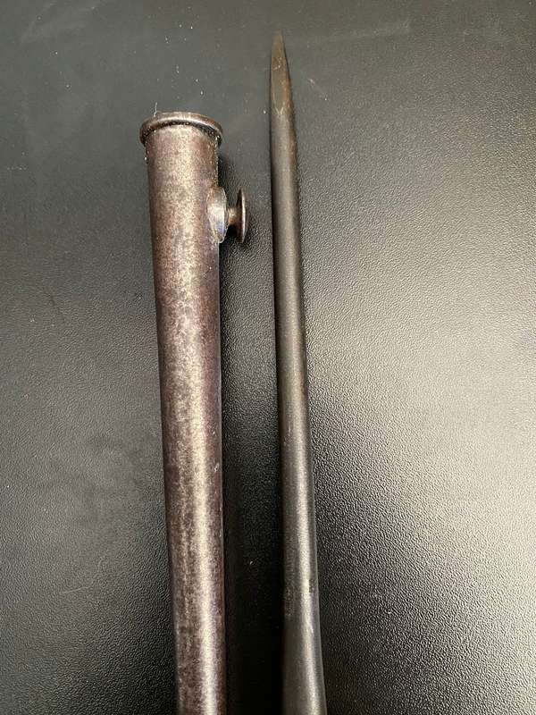 NO 4 MK2 SPIKE BAYONET BY SINGER-COMES WITH METAL SCABBARD