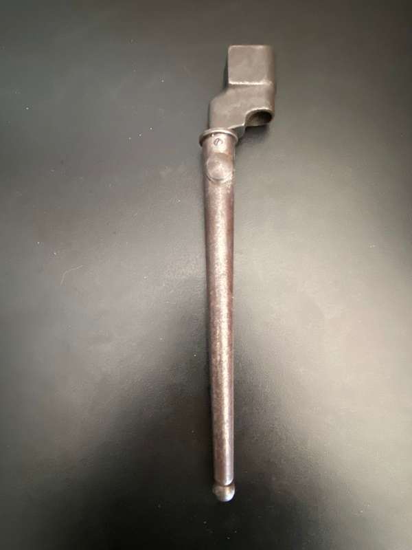 NO 4 MK2 SPIKE BAYONET BY SINGER-COMES WITH METAL SCABBARD