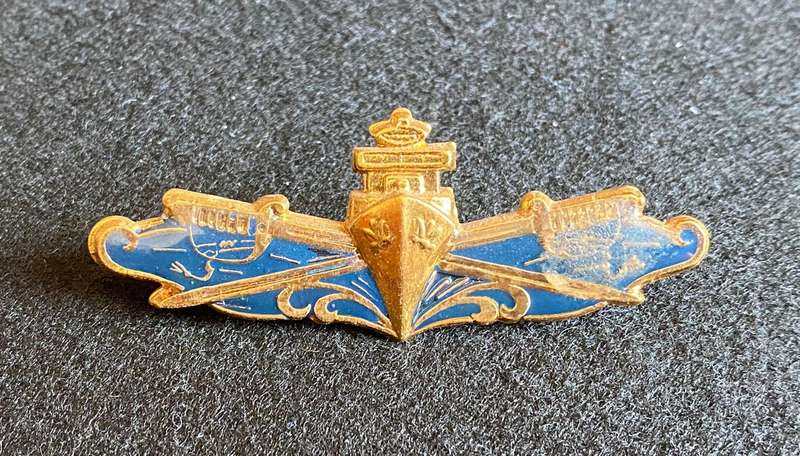 EXECUTIVE OFFICER OF THE SA NAVY -GOLD AND ENAMEL-DENOTES HAVING COMMANDED A SHIP-APPROVED-APPROVED