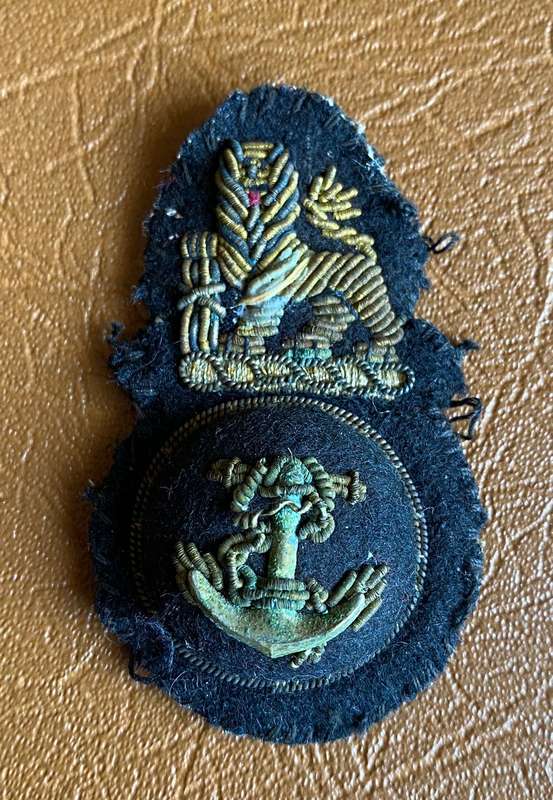 SA NAVY PETTY OFFICERS AND JUNIOR RATINGS CAP BADGE-1961-2003