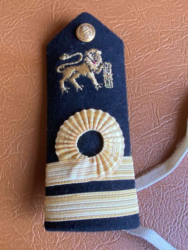 SA NAVY LIEUTENANTS HARD SHOULDER STRAP