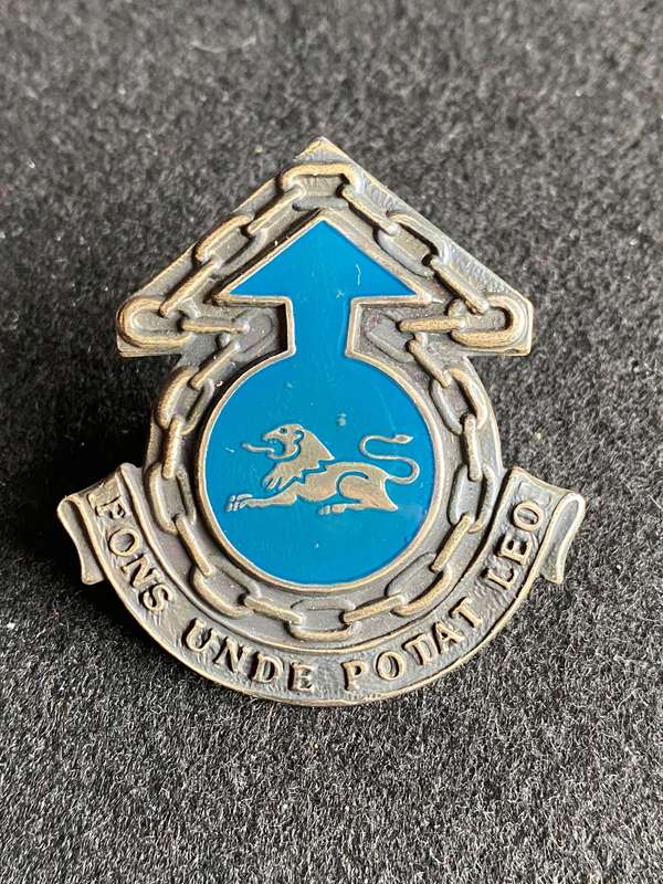 EASTERN TRANSVAAL COMMAND MAINTENANCE UNIT CAP BADGE-2X SCREW LUGS