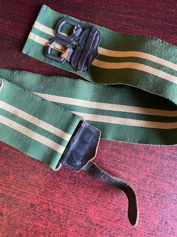 RHODESIAN RLI BELT WITH SOME DAMAGE TO THE STRAPS-OVERALL LENGTH 97 CM
