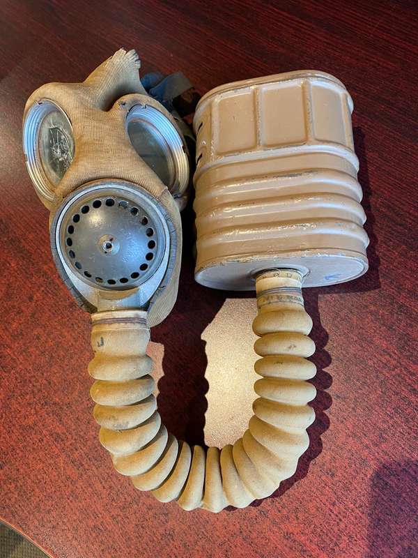 BRITISH WW2 SERVICE RESPIRATOR-DATED 1939