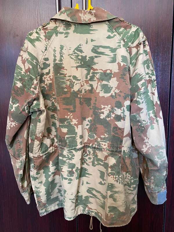 TASK FORCE 1ST PATTERN CAMO JACKET WITH STARBURST CAMO-SIZE EXTRA LARGE-MEASURES 60 CM ARMPIT TO AR