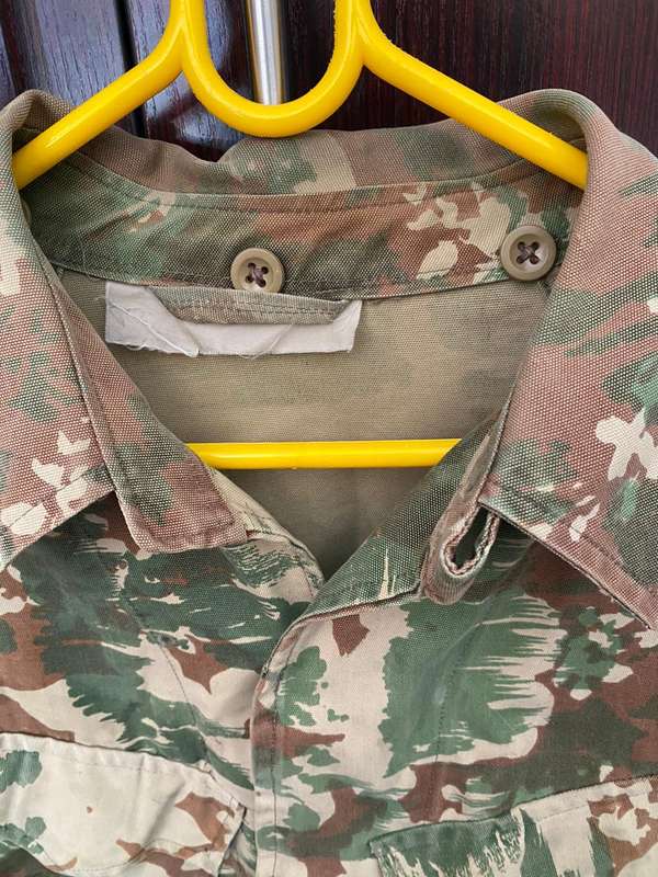 TASK FORCE 1ST PATTERN CAMO JACKET WITH STARBURST CAMO-SIZE EXTRA LARGE-MEASURES 60 CM ARMPIT TO AR