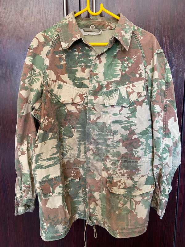 TASK FORCE 1ST PATTERN CAMO JACKET WITH STARBURST CAMO-SIZE EXTRA LARGE-MEASURES 60 CM ARMPIT TO AR