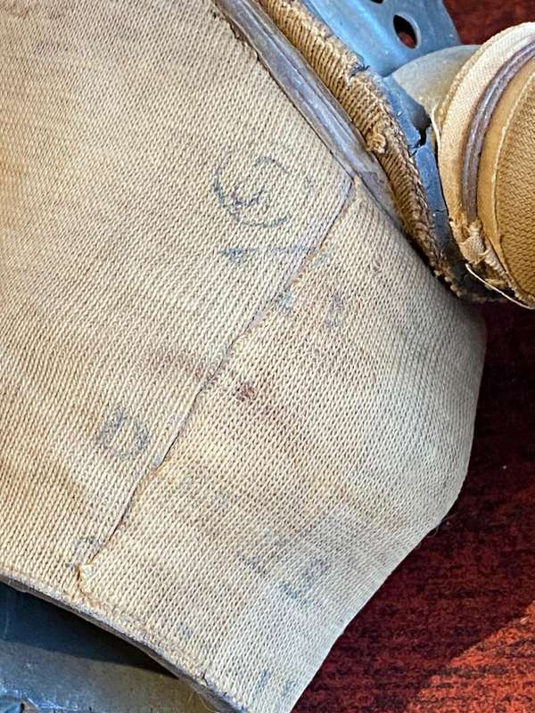 BRITISH WW2 SERVICE RESPIRATOR-DATED 1939