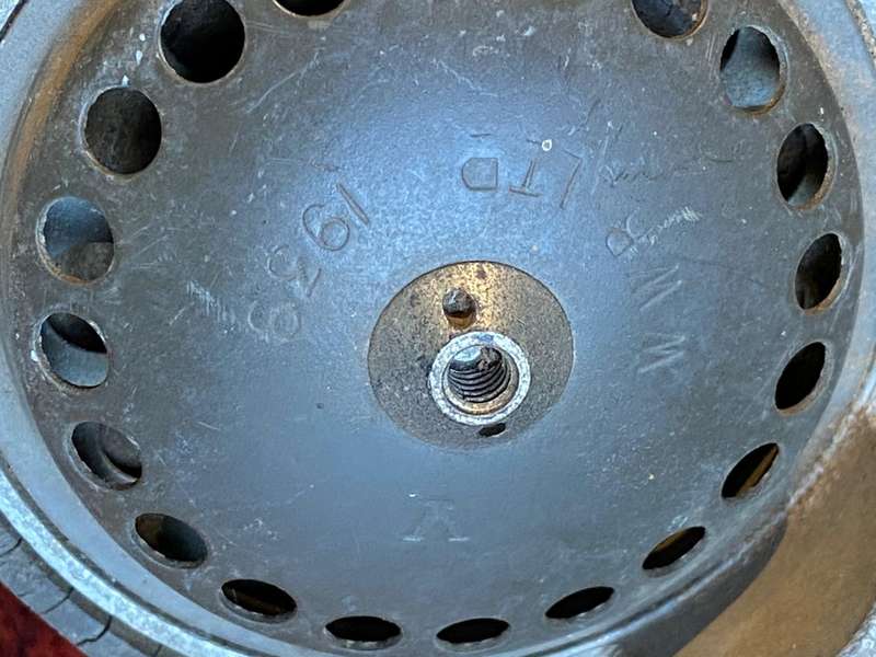 BRITISH WW2 SERVICE RESPIRATOR-DATED 1939