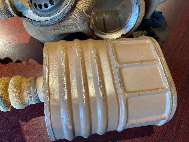 BRITISH WW2 SERVICE RESPIRATOR-DATED 1939