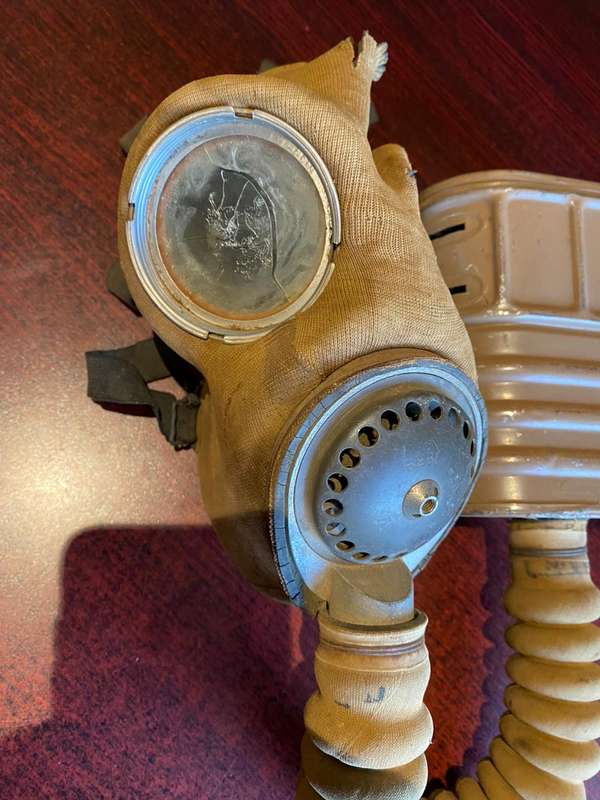 BRITISH WW2 SERVICE RESPIRATOR-DATED 1939