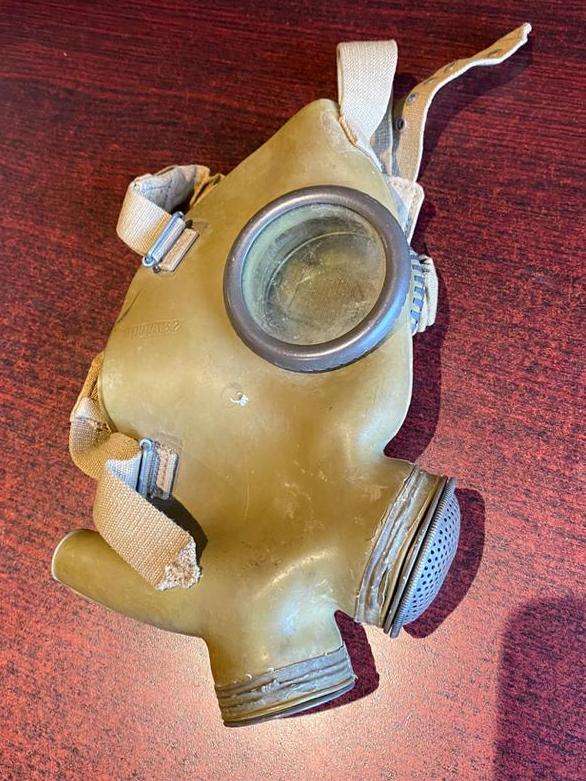 ITALIAN WW2 GAS MASK-IN GOOD CONDITION