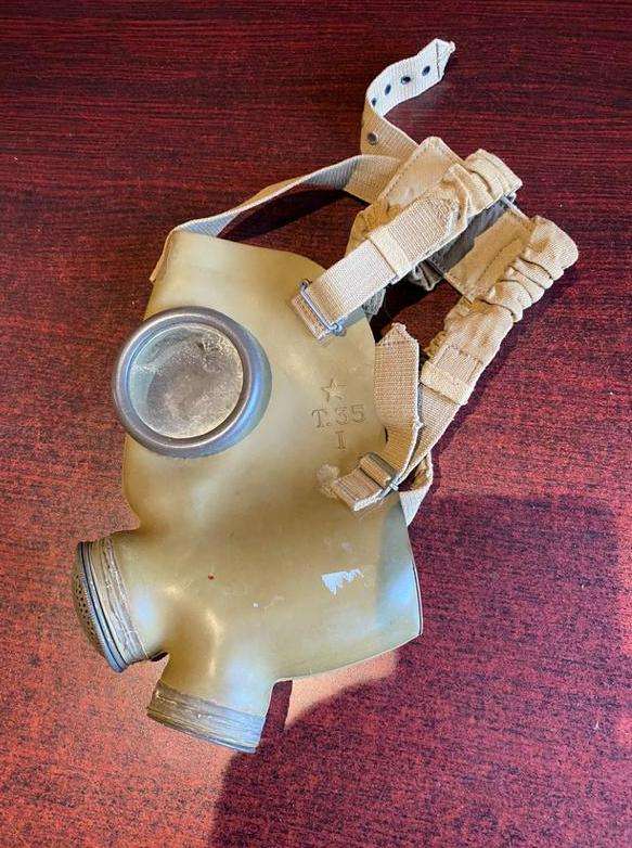 ITALIAN WW2 GAS MASK-IN GOOD CONDITION