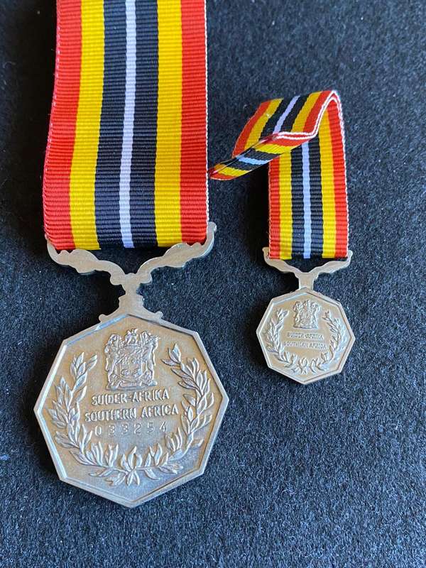 FULL SIZE SOUTHERN AFRICA MEDAL WITH MINIATURE NUMBERED