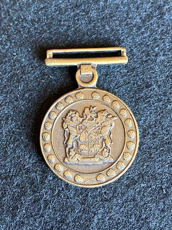 MINIATURE SA PRISONS SERVICE MEDAL IN BRONZE FAITH FUL SERVICE (1980)