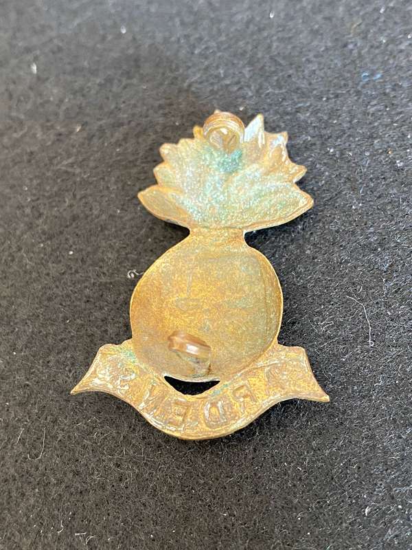SOUTH AFRICAN HORSE MACHINE GUN SECTION BRASS CAP BADGE-WORN 1916-1918- 2 LUGS- SCARCE