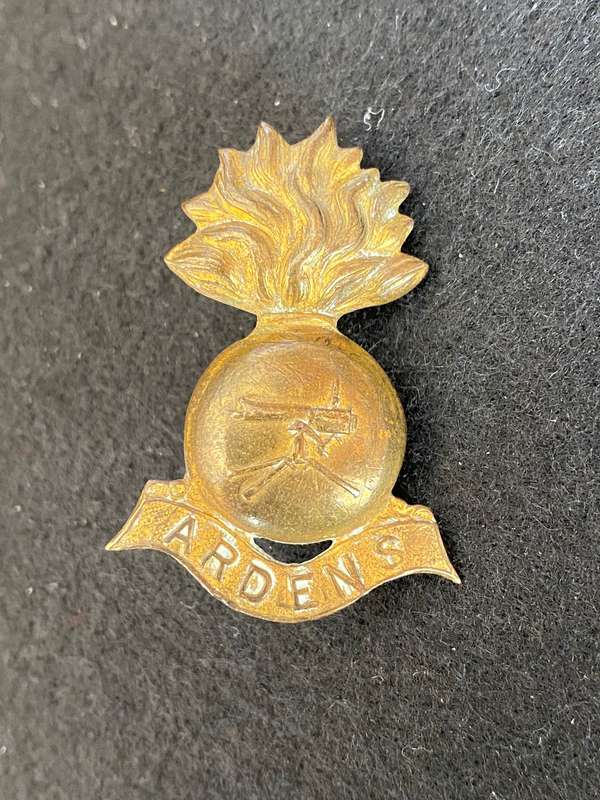 SOUTH AFRICAN HORSE MACHINE GUN SECTION BRASS CAP BADGE-WORN 1916-1918- 2 LUGS- SCARCE