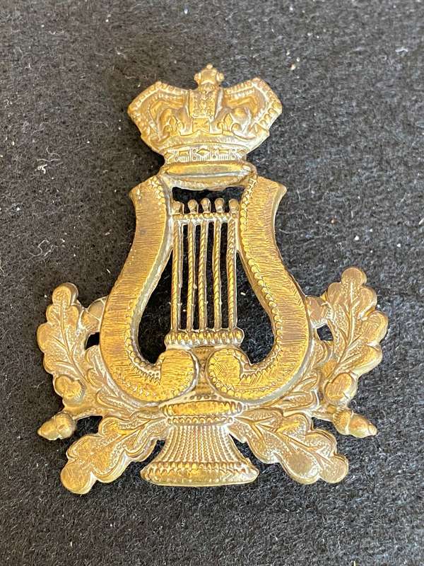 BANDSMAN ARM BADGE-WORN PRE 1902 (BOER WAR)- 2 LUGS