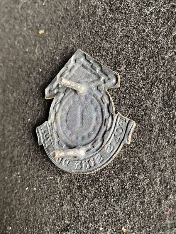 1 MAINTENANCE UNIT CAP BADGE 1986-2003- 2 X SCREW LUGS