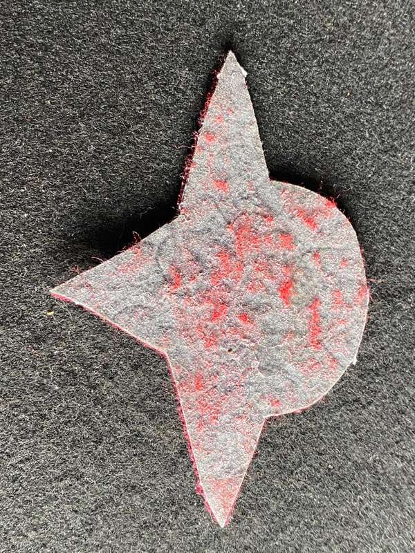1 PARA BATTALION BERET BADGE-OTHER RANKS-WORN FROM 1980'S