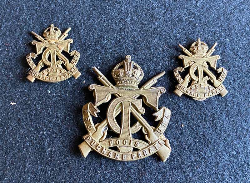 TRANSVAAL CADETS CAP AND COLLARS-WHITE METAL- NO LUGS