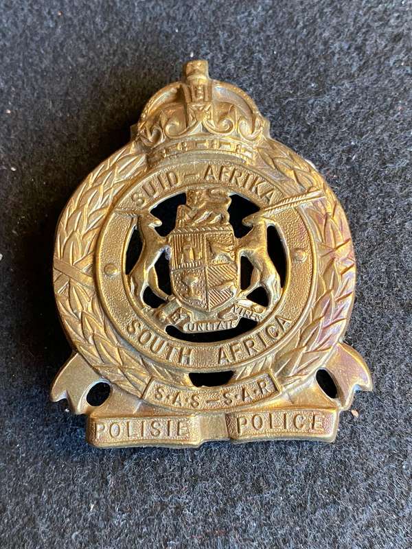 REP. OF SOUTH AFRICA POLICE HELMET BADGE-ONE LUG