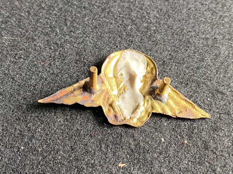 CISKEI PARACHUTE BATTALION,BLACKENED BERET BADGE- POST CIRCA 1991- 2X SCREW LUGS