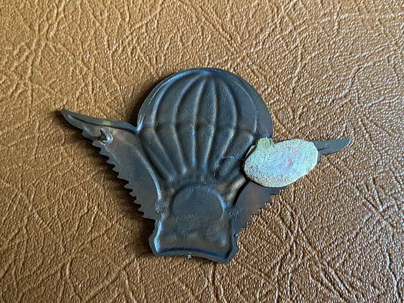 MALAWI BRONZE FREE FALL PARA WING-OTHER RANKS-ISSUED MARCH 1995- ONE PIN
