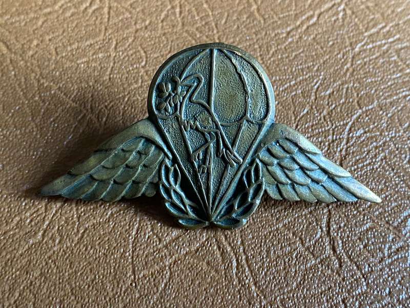 CISKEI PARACHUTE BATTALION,BLACKENED BERET BADGE-POST CIRCA 1991- 2 LUGS