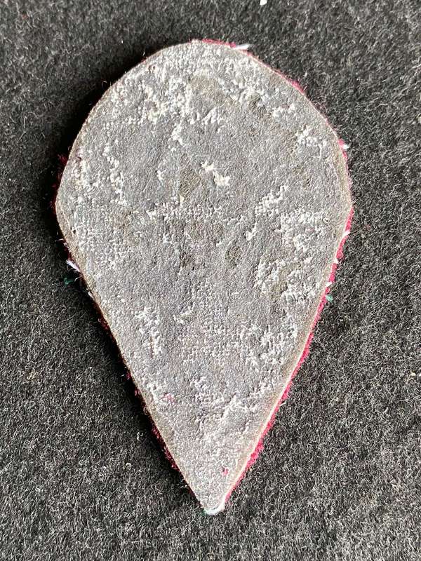 1 PARA BATTALION NON AIRBORNE QUALIFIED BERET BADGE- SCARCE