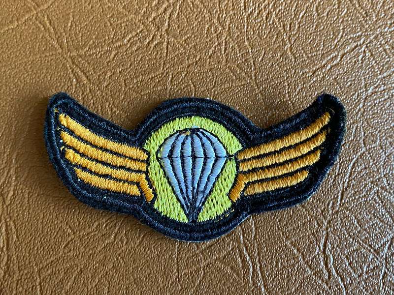 BOPHUTHATSWANA DEFENCE FORCE PARACHUTE WINGS- ADVANCED -YELLOW